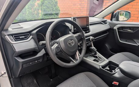 Toyota RAV4, 2019 год, 3 490 000 рублей, 9 фотография