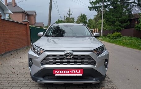 Toyota RAV4, 2019 год, 3 490 000 рублей, 2 фотография