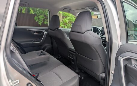 Toyota RAV4, 2019 год, 3 490 000 рублей, 11 фотография