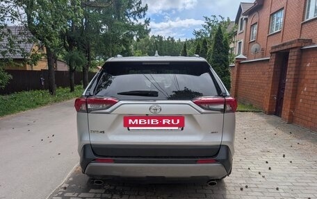 Toyota RAV4, 2019 год, 3 490 000 рублей, 5 фотография