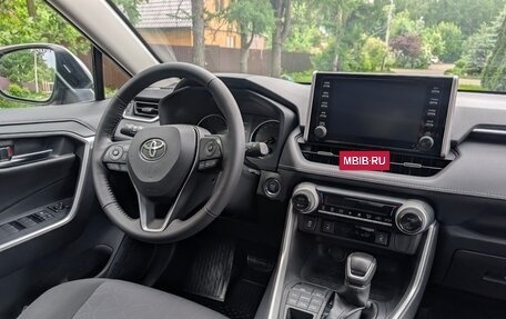 Toyota RAV4, 2019 год, 3 490 000 рублей, 13 фотография