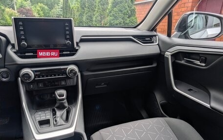 Toyota RAV4, 2019 год, 3 490 000 рублей, 14 фотография