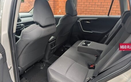 Toyota RAV4, 2019 год, 3 490 000 рублей, 10 фотография