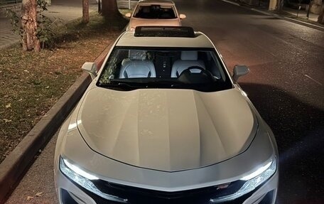 Chevrolet Camaro VI, 2020 год, 4 860 000 рублей, 2 фотография