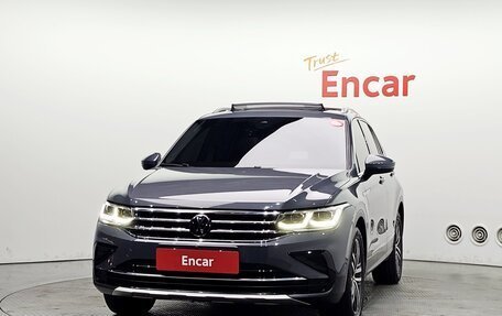 Volkswagen Tiguan II, 2024 год, 3 150 000 рублей, 4 фотография