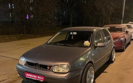 Volkswagen Golf IV, 2003 год, 90 000 рублей, 1 фотография