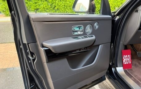 Rolls-Royce Cullinan, 2022 год, 31 900 000 рублей, 15 фотография