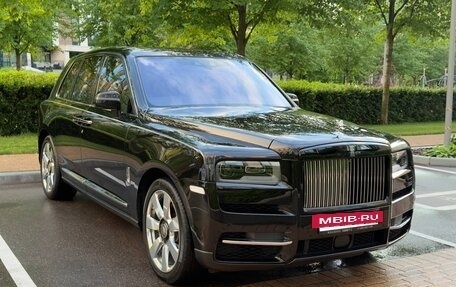 Rolls-Royce Cullinan, 2022 год, 31 900 000 рублей, 8 фотография