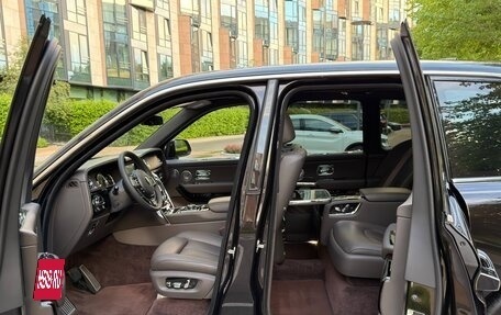 Rolls-Royce Cullinan, 2022 год, 31 900 000 рублей, 17 фотография