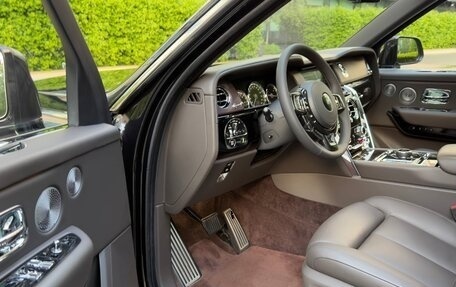 Rolls-Royce Cullinan, 2022 год, 31 900 000 рублей, 16 фотография