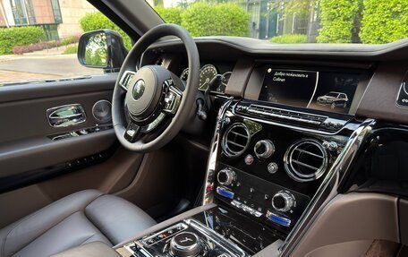 Rolls-Royce Cullinan, 2022 год, 31 900 000 рублей, 33 фотография