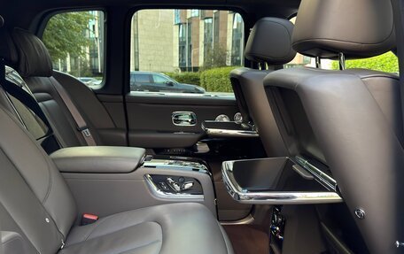 Rolls-Royce Cullinan, 2022 год, 31 900 000 рублей, 36 фотография