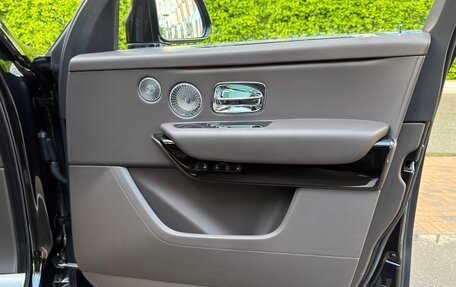 Rolls-Royce Cullinan, 2022 год, 31 900 000 рублей, 27 фотография