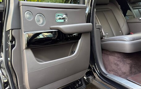 Rolls-Royce Cullinan, 2022 год, 31 900 000 рублей, 34 фотография