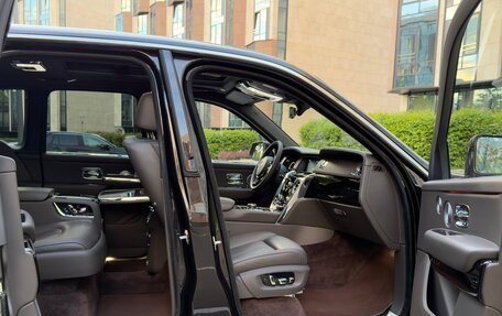 Rolls-Royce Cullinan, 2022 год, 31 900 000 рублей, 28 фотография