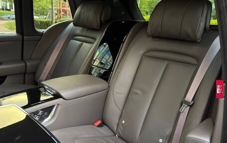 Rolls-Royce Cullinan, 2022 год, 31 900 000 рублей, 26 фотография