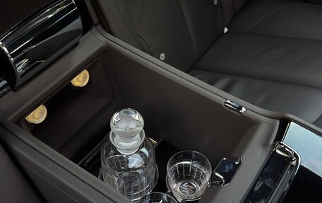 Rolls-Royce Cullinan, 2022 год, 31 900 000 рублей, 38 фотография