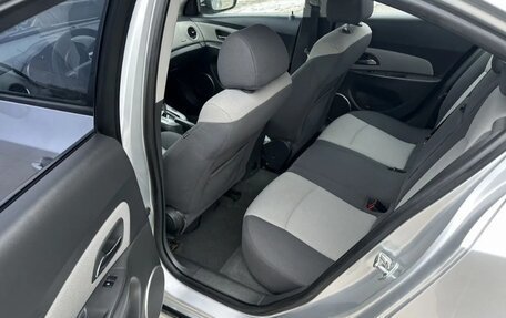 Chevrolet Cruze II, 2010 год, 650 000 рублей, 5 фотография