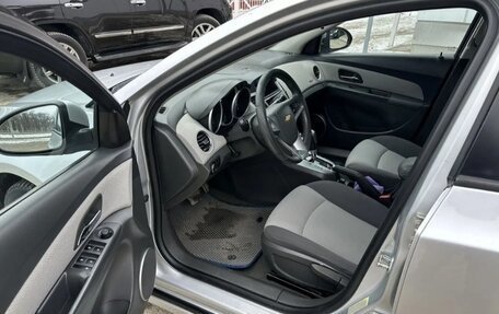 Chevrolet Cruze II, 2010 год, 650 000 рублей, 6 фотография