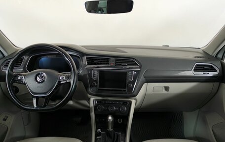 Volkswagen Tiguan II, 2017 год, 2 920 000 рублей, 17 фотография