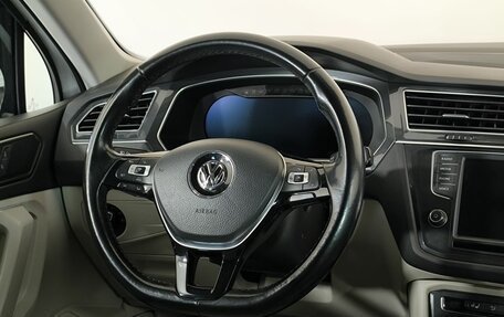 Volkswagen Tiguan II, 2017 год, 2 920 000 рублей, 18 фотография