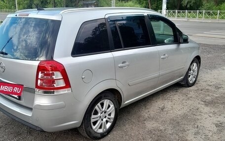 Opel Zafira B, 2012 год, 740 000 рублей, 2 фотография