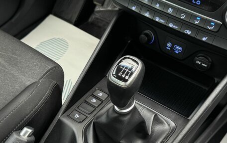Hyundai Tucson III, 2019 год, 2 355 000 рублей, 14 фотография