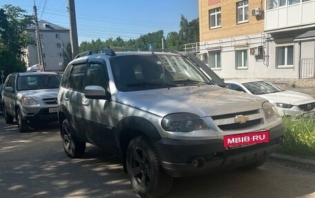 Chevrolet Niva I рестайлинг, 2018 год, 750 000 рублей, 2 фотография
