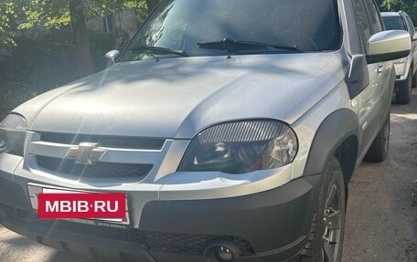 Chevrolet Niva I рестайлинг, 2018 год, 750 000 рублей, 3 фотография