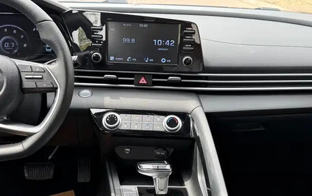 Hyundai Elantra, 2022 год, 1 400 000 рублей, 4 фотография