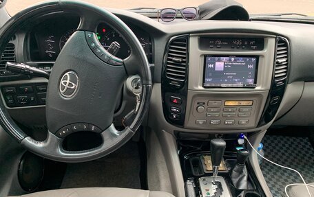 Toyota Land Cruiser 100 рестайлинг 2, 2006 год, 3 300 000 рублей, 10 фотография