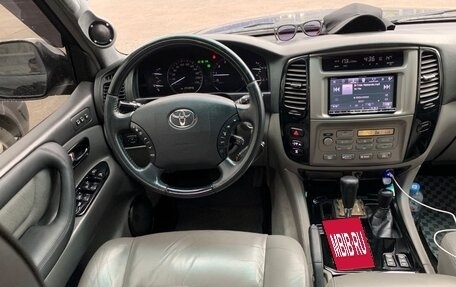 Toyota Land Cruiser 100 рестайлинг 2, 2006 год, 3 300 000 рублей, 7 фотография