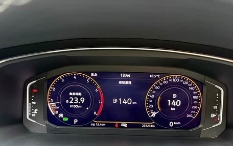 Volkswagen Tiguan II, 2023 год, 2 850 000 рублей, 11 фотография