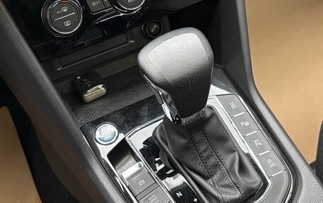 Volkswagen Tiguan II, 2023 год, 2 850 000 рублей, 13 фотография