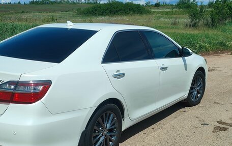 Toyota Camry, 2017 год, 2 300 000 рублей, 3 фотография