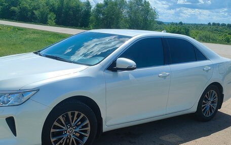 Toyota Camry, 2017 год, 2 300 000 рублей, 2 фотография