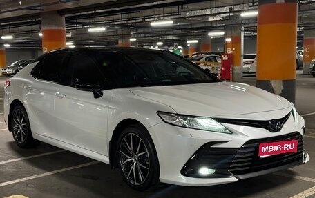 Toyota Camry, 2021 год, 3 390 000 рублей, 1 фотография