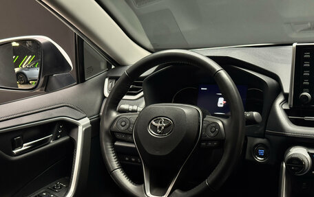 Toyota RAV4, 2021 год, 3 800 000 рублей, 10 фотография