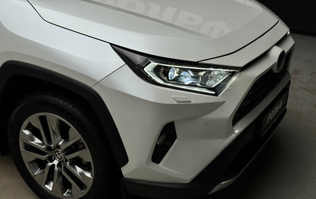 Toyota RAV4, 2021 год, 3 800 000 рублей, 8 фотография