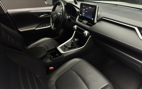 Toyota RAV4, 2021 год, 3 800 000 рублей, 12 фотография