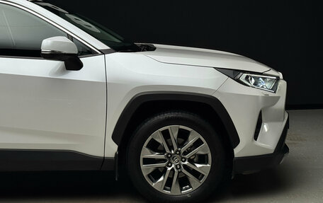 Toyota RAV4, 2021 год, 3 800 000 рублей, 7 фотография