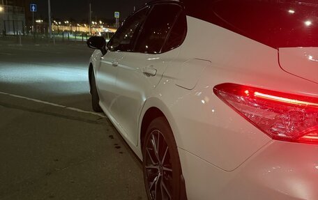 Toyota Camry, 2021 год, 3 390 000 рублей, 31 фотография