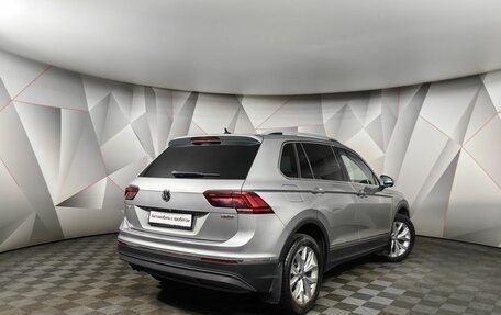 Volkswagen Tiguan II, 2018 год, 2 255 000 рублей, 2 фотография
