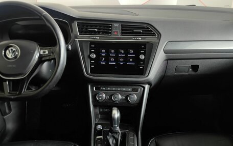 Volkswagen Tiguan II, 2018 год, 2 255 000 рублей, 14 фотография