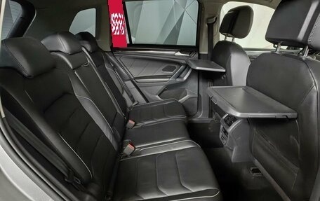 Volkswagen Tiguan II, 2018 год, 2 255 000 рублей, 15 фотография