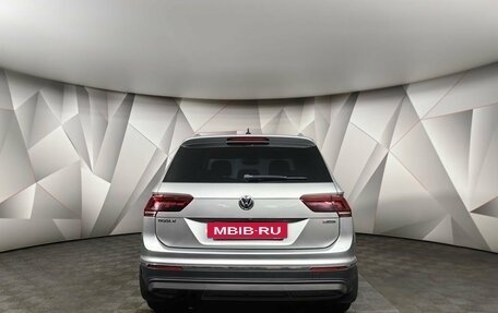 Volkswagen Tiguan II, 2018 год, 2 255 000 рублей, 8 фотография