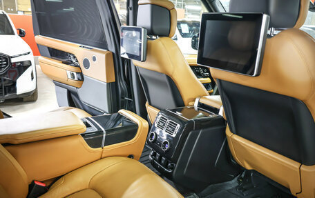 Land Rover Range Rover IV рестайлинг, 2018 год, 7 000 000 рублей, 13 фотография
