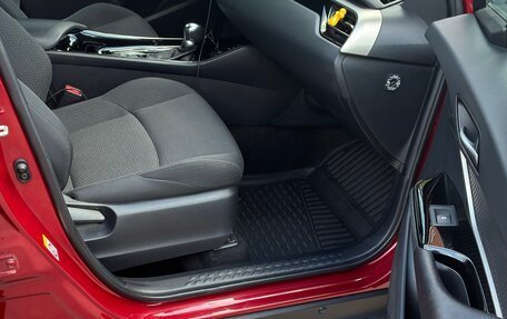 Toyota C-HR I рестайлинг, 2018 год, 2 250 000 рублей, 20 фотография