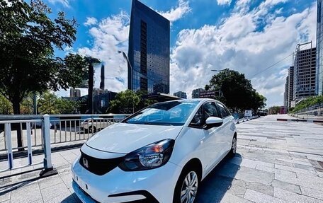 Honda Fit, 2022 год, 1 300 000 рублей, 2 фотография
