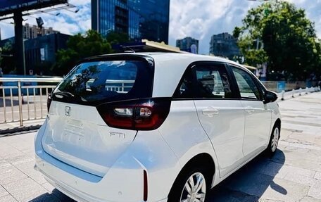 Honda Fit, 2022 год, 1 300 000 рублей, 4 фотография
